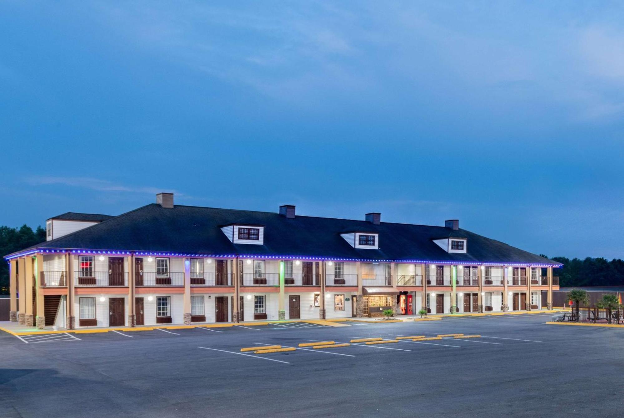 ทราเวลลอดจ์ คอมเมิร์ซ จอร์เจีย เนียร์ แทงเกอร์ เอาต์เลตส์ มอลล์ Motel ภายนอก รูปภาพ