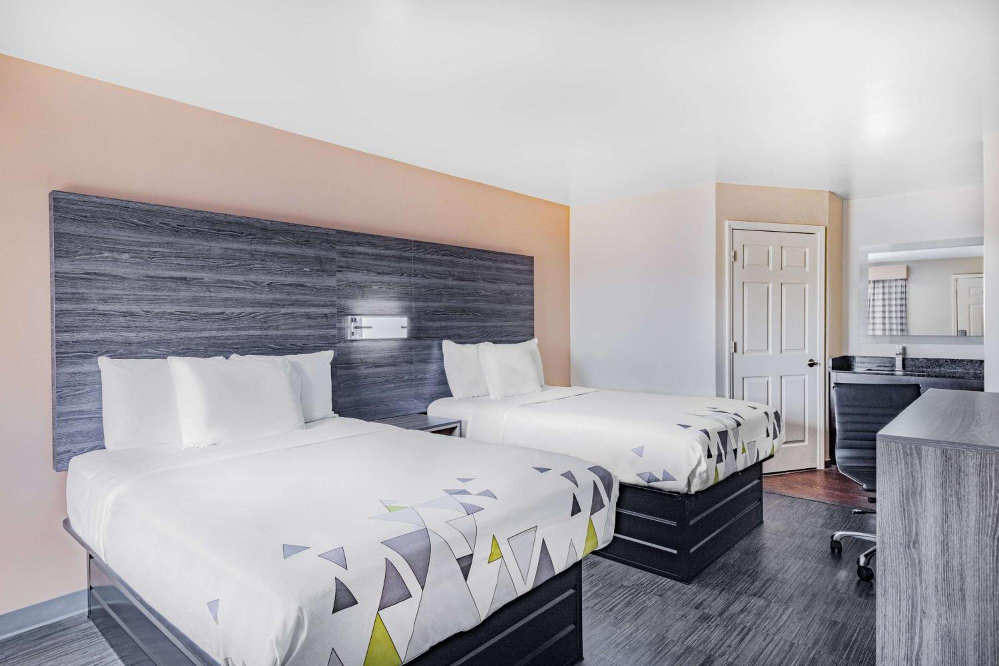 ทราเวลลอดจ์ คอมเมิร์ซ จอร์เจีย เนียร์ แทงเกอร์ เอาต์เลตส์ มอลล์ Motel ภายนอก รูปภาพ